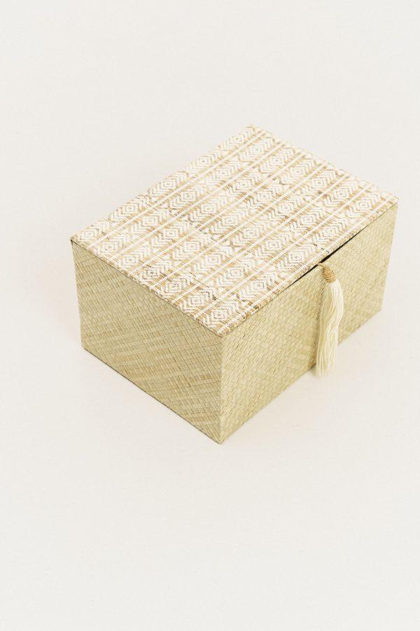 rattan indoor organizer