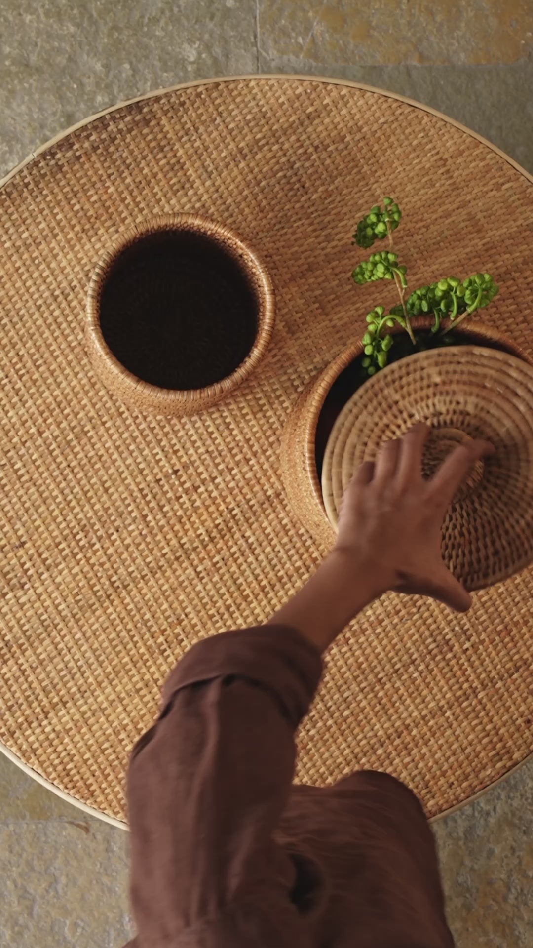 Load video: Pocket Coffee Table